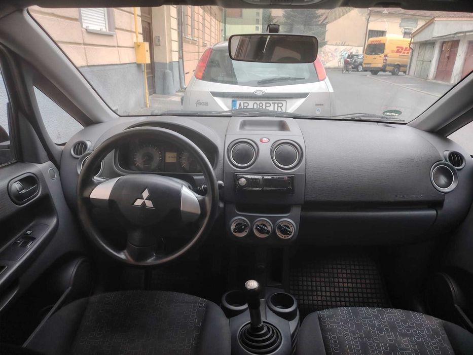 Mitsubishi Colt 1.3 benzina 2011 euro 5