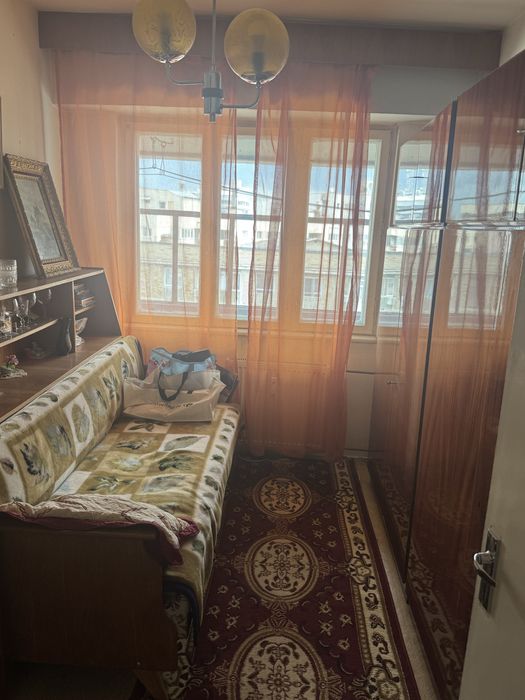 Apartament de vanzare 3 camere Bl Unirea