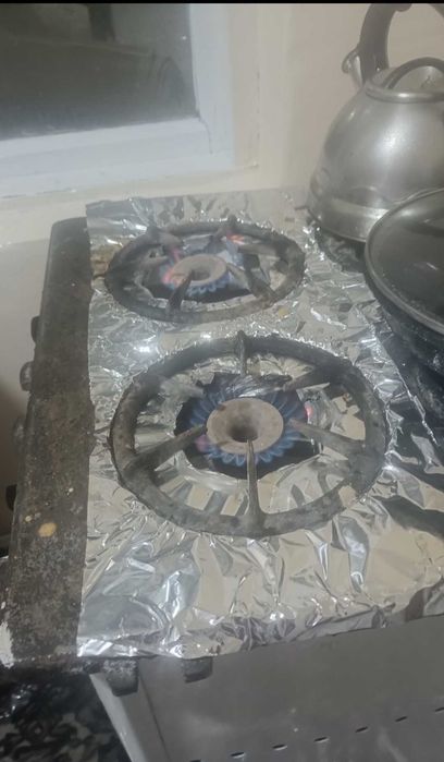 Ishlab turgan GAZ PLITASI sotiladi