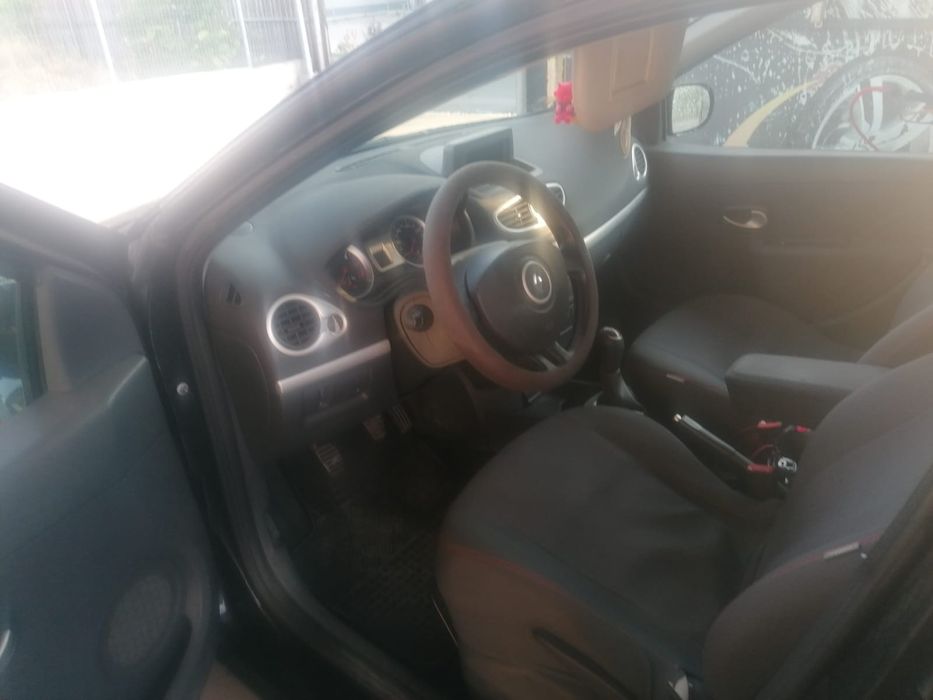 Renault clio  2011
