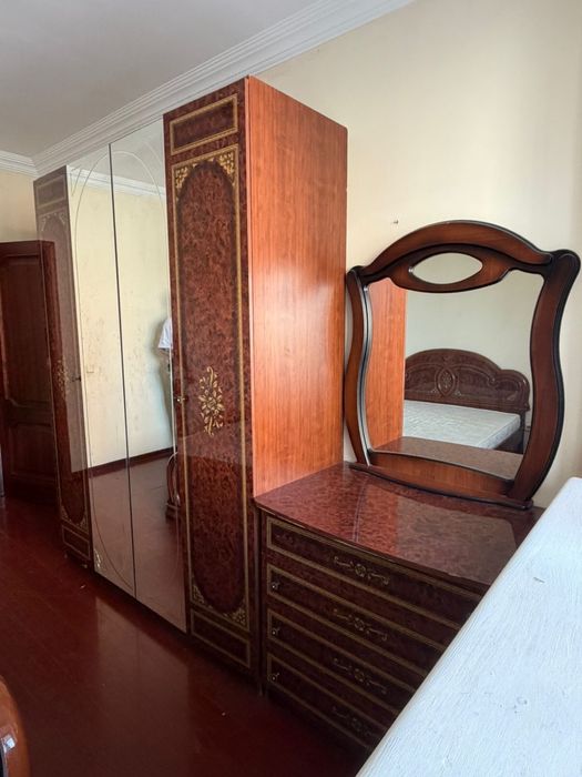 Продам спальный гарнитур