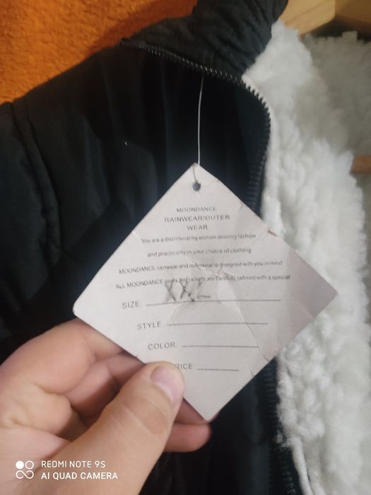 Продам куртку новую