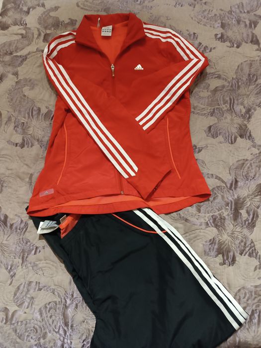 Продам костюмы спортивные