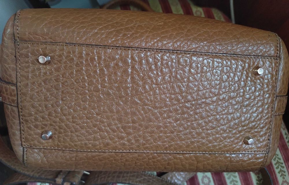 Кожен чанта DKNY