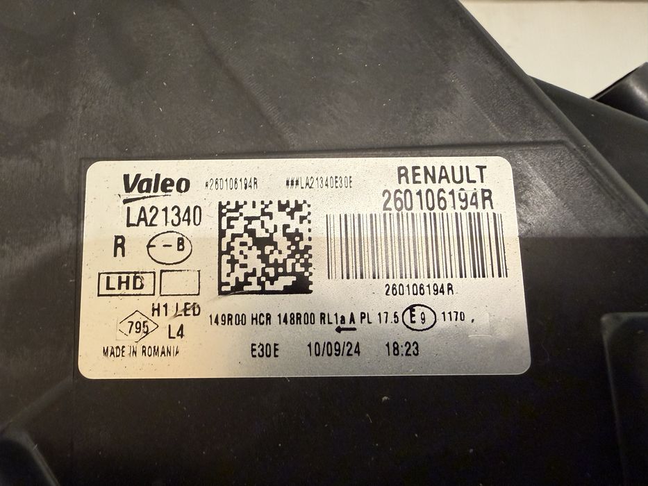 Far stanga dreapta Dacia Duster 2 facelift 2021/2024 260106194R