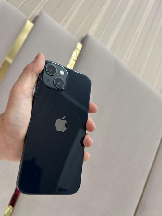 Айфон 13 синего цвета