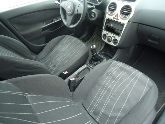 Opel Corsa 1.2 бензин 4 врати