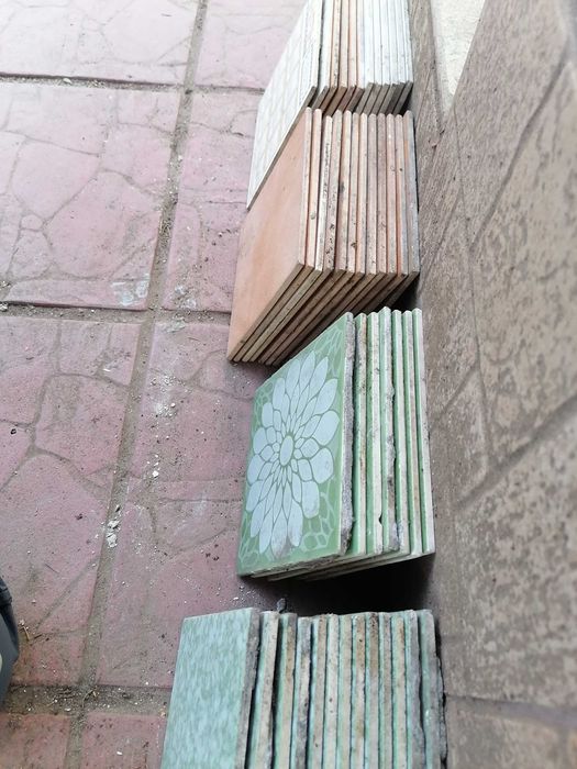 Фаянсови плочки 15х15 см, използвани