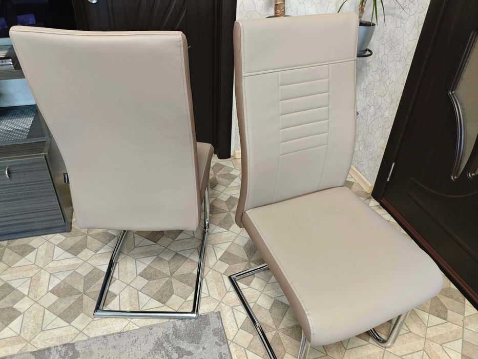 Бежов трапезен стол ЗЕН еко кожа 43/60/98 СМ