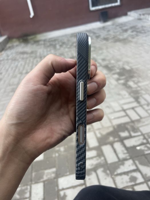 Продам Iphone 16 Pro