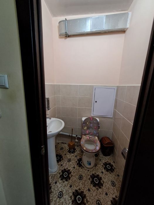 2 xonali kvartira sotiladi! 
9 qavatli uyning, 9-qavatida joylashgan