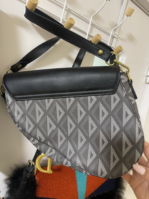 Малка дамска чанта