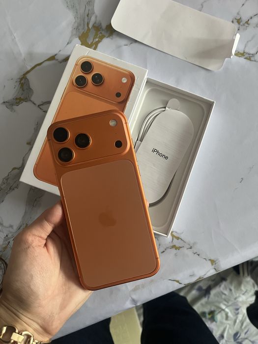 Продаю Айфон 17, 1 терабайт