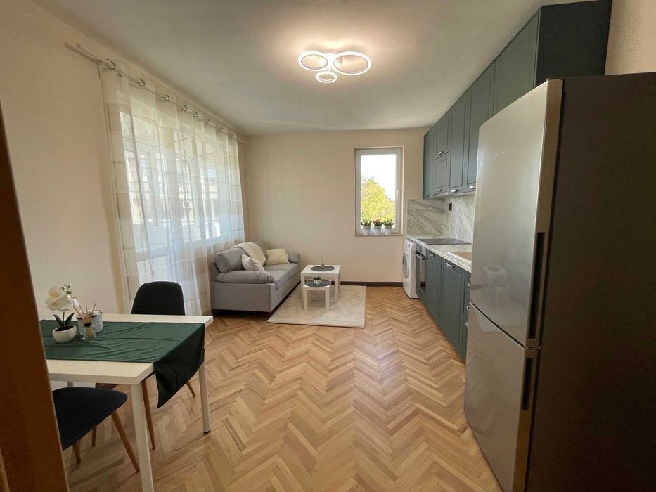 Продава се Тристаен апартамент в Пловдив, Кючук Париж - 65 кв.м за 1924 €/кв.м - Снимка #2