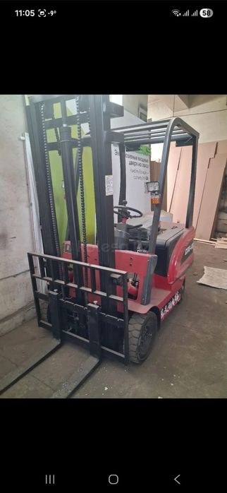 Электрический погрузчик