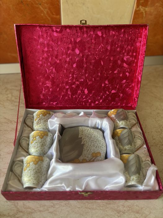 Set de 6 cani + 6 farfurii !