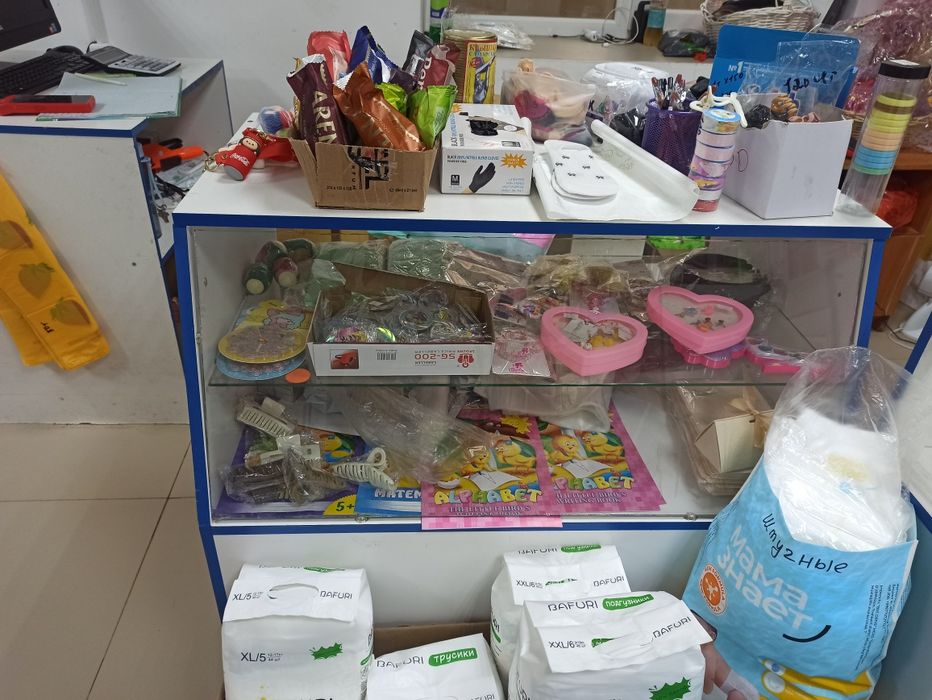 Продаю стеллажи и полки