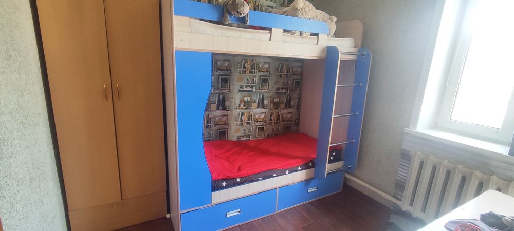 Двухъярусная кровать
