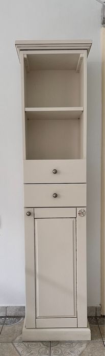 Mobila de lemn pentru living sau birou