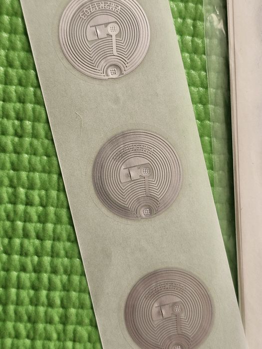 Подавам NFC-та, визитки, WI-FI пароли и...