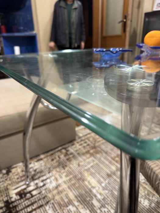 Стъклена маса за хол,кухня стая
