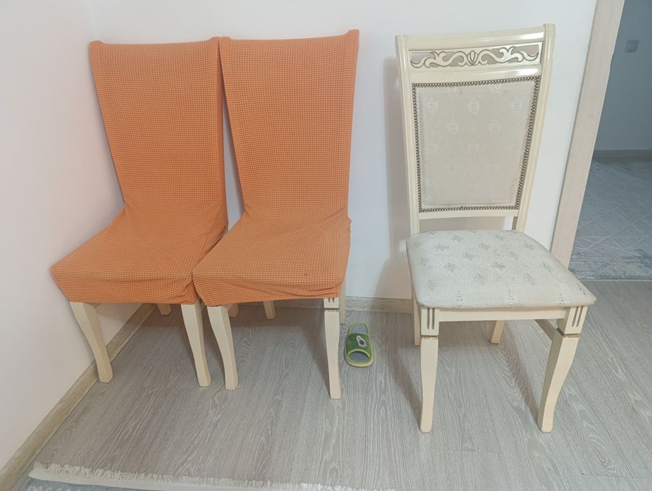 Стол со стульями