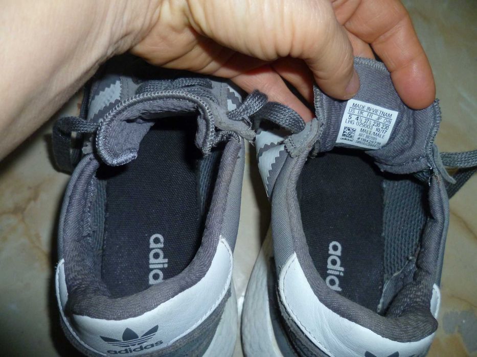 ADIDAS Boost маратонки №37