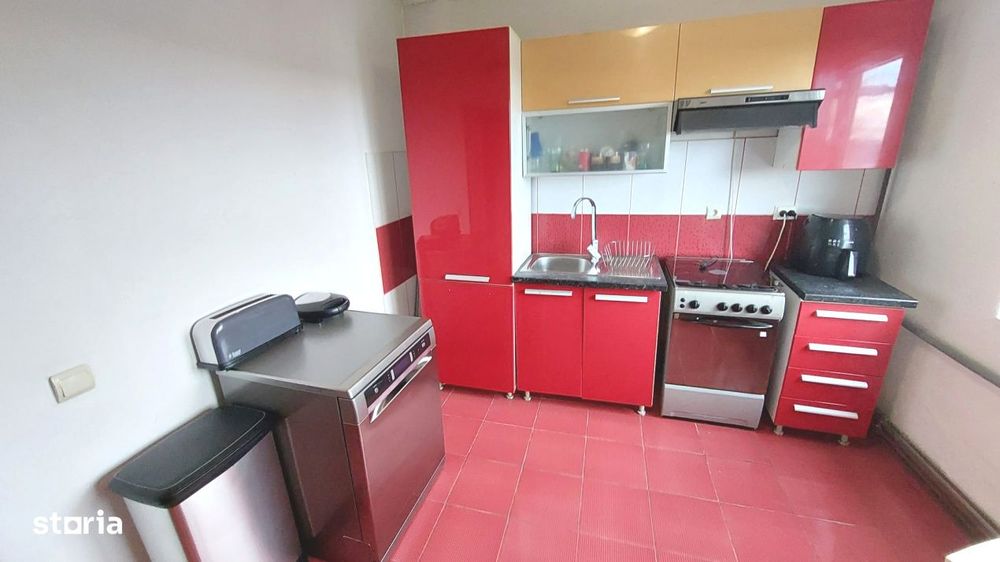 Apartament 3 camere zona Stefan cel Mare