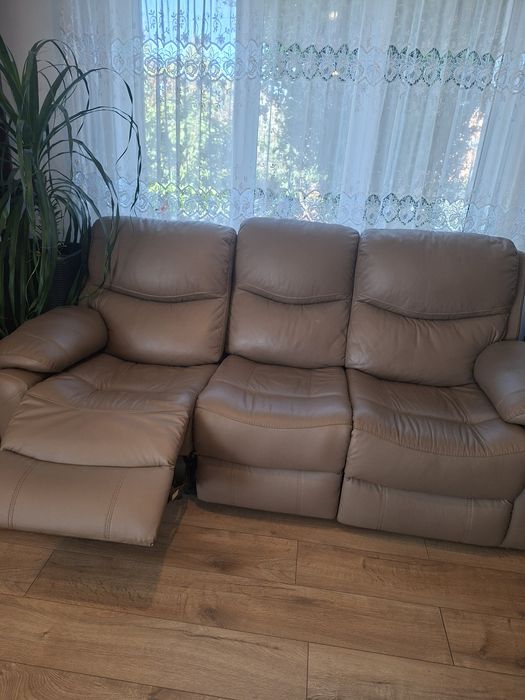 Canapele piele naturala cu recliner