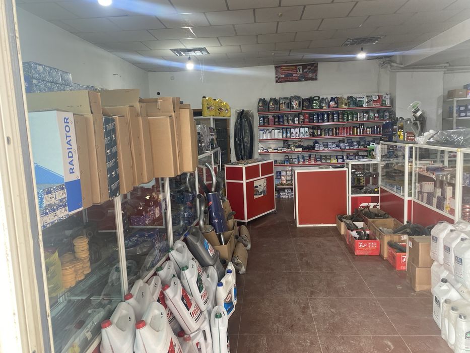 Магазин автозапчастей