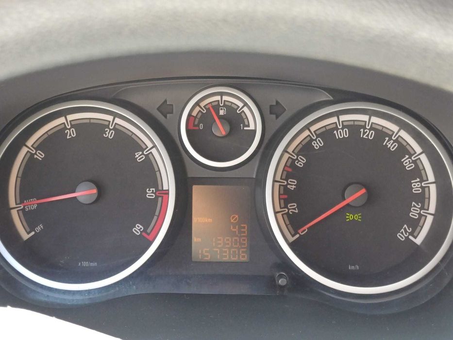 Vând Opel Corsa .