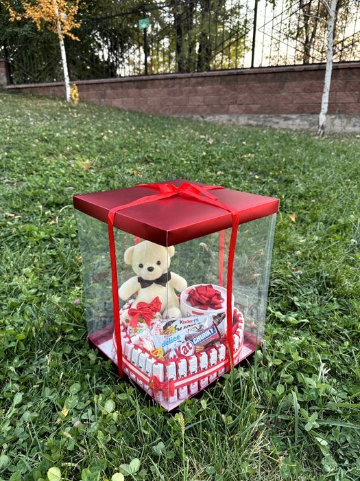 Подарок девушке, киндер, киндер торт, сладкий бокс