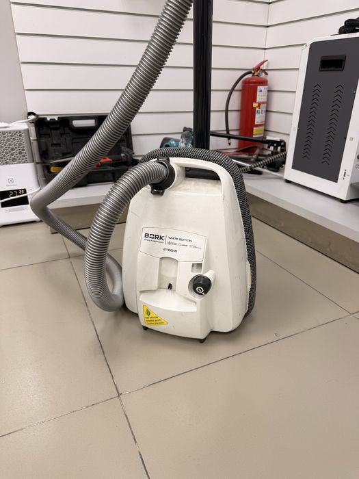 Пылесос Bork V705 ТМ79