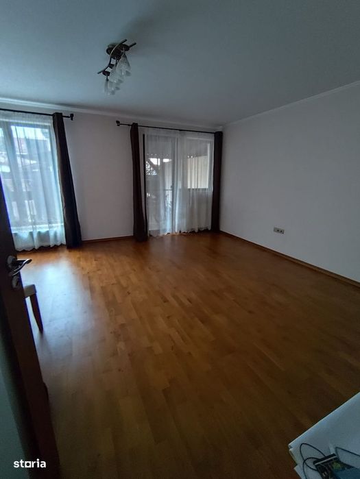 Duplex 4 camere l Su 120 mp l Teren 200 mp l 2 Parcari l Zona Florilor