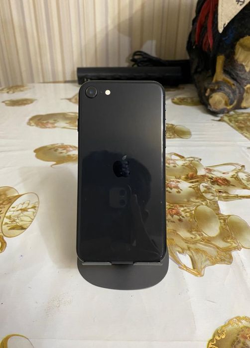 Айфон IPhone se 64 gb