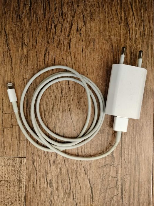 iPhone cablu de date si stecher