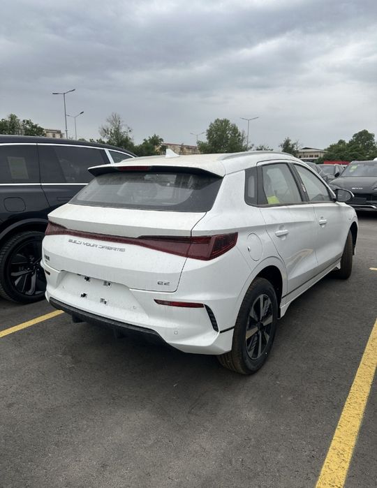 BYD e2 luxury bir yil kafolatiga ega