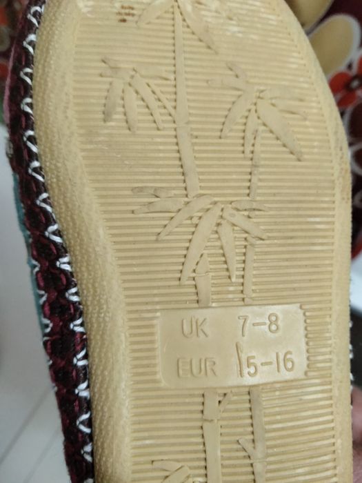 Продам тёплые ботиночки.