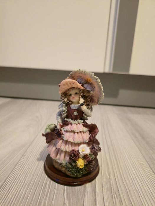 Фигури различни цени в описание