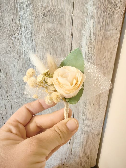 Сватбени бутониери и гривни