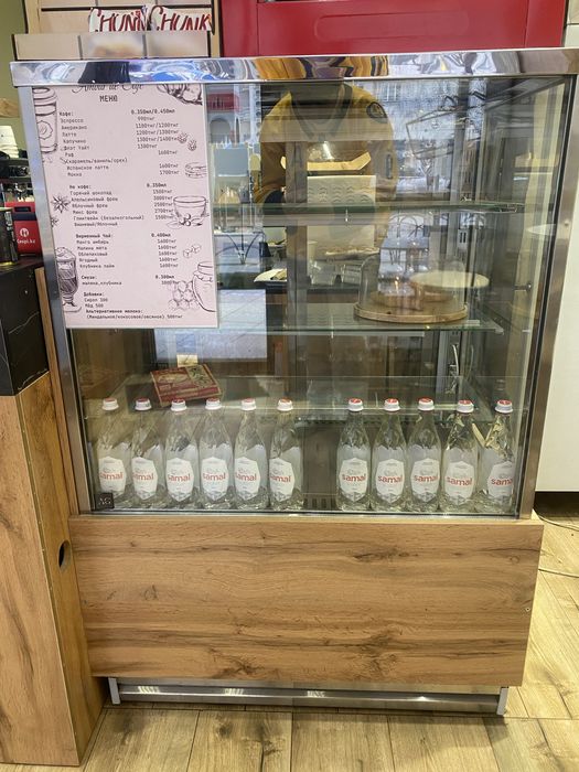 Витриный холодильник