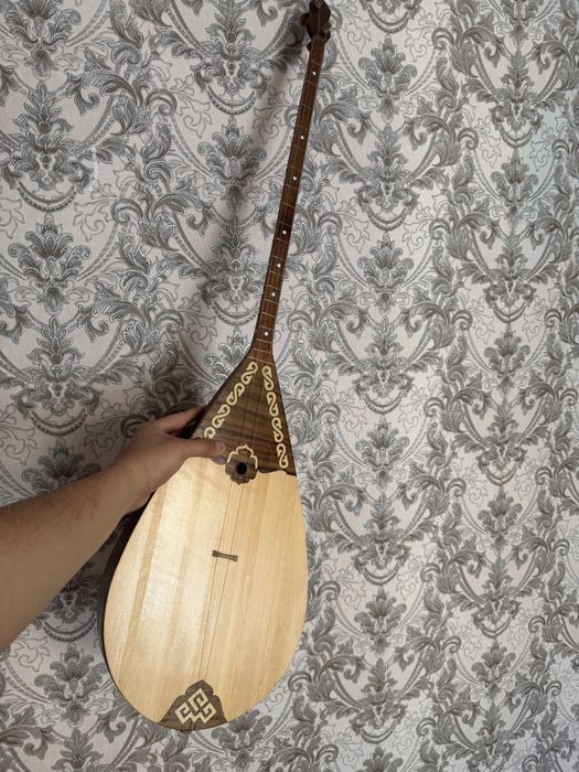 Домбыра профессиональная