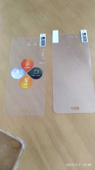 Продавам запазен малък телефон Gretel A7 за GPS навигация на кола