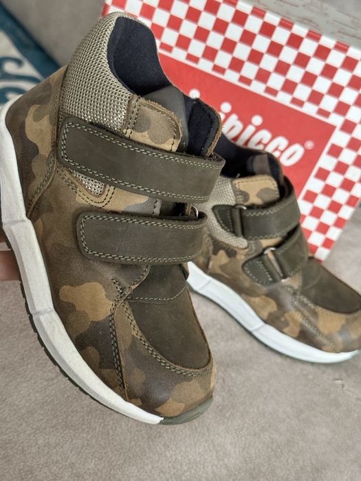 Детские ботинки