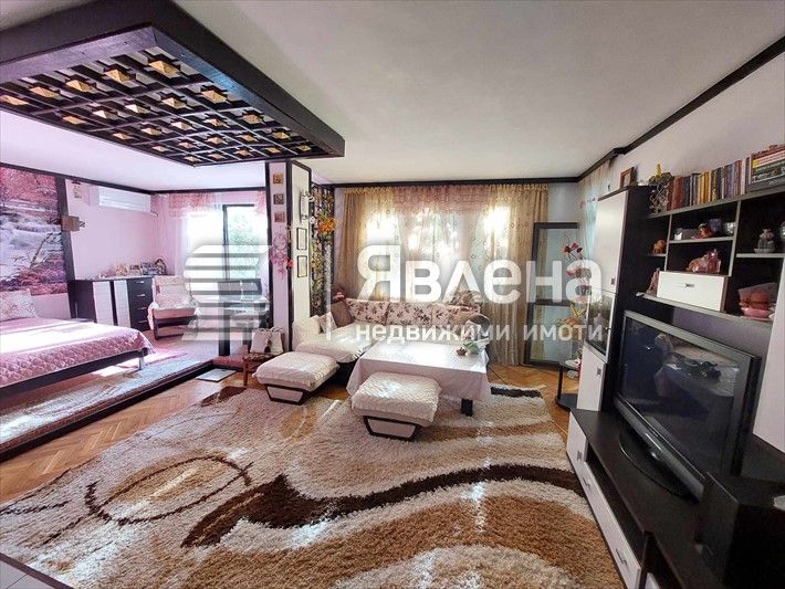 Продава се Многостаен апартамент в Ямбол, Център - 106 кв.м за 1699 €/кв.м - Снимка #1