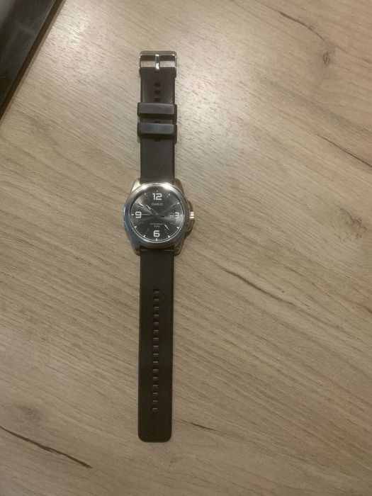 Продавам Часовник