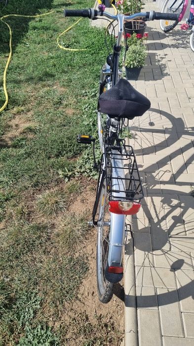 Vând bicicleta de femei