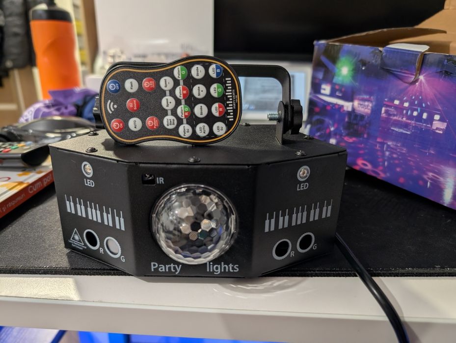 Lumini disco , proiector laser la cutie.