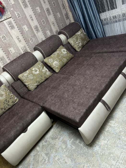 Диван угловой продается