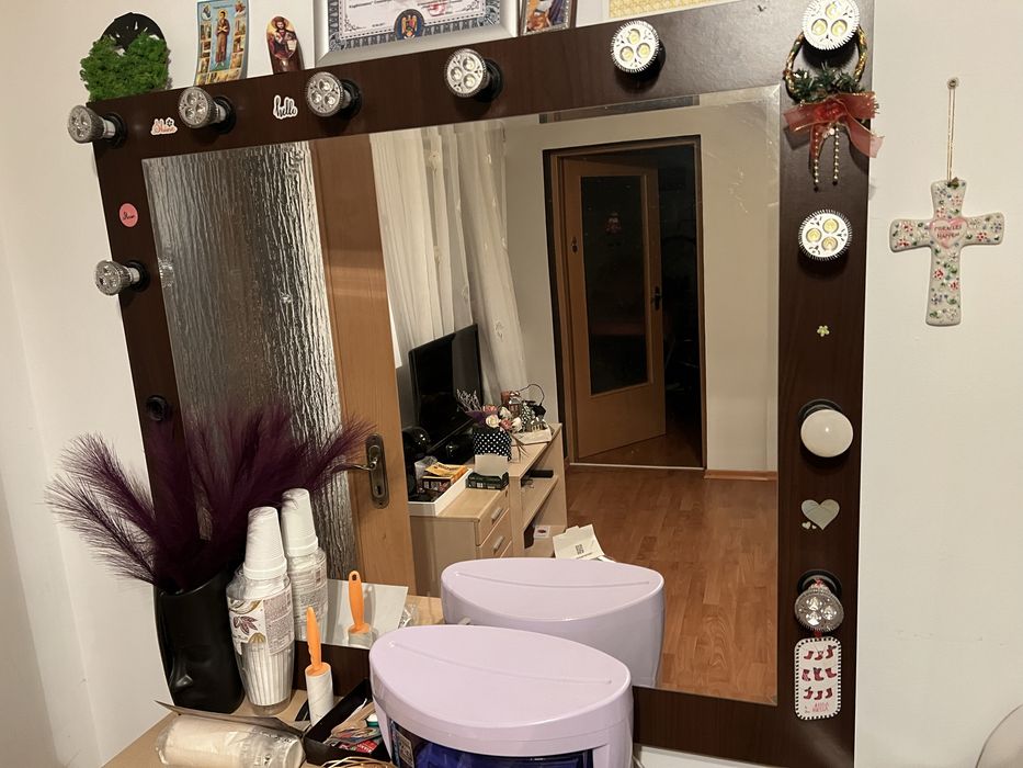 Oglinda make-up din lemn